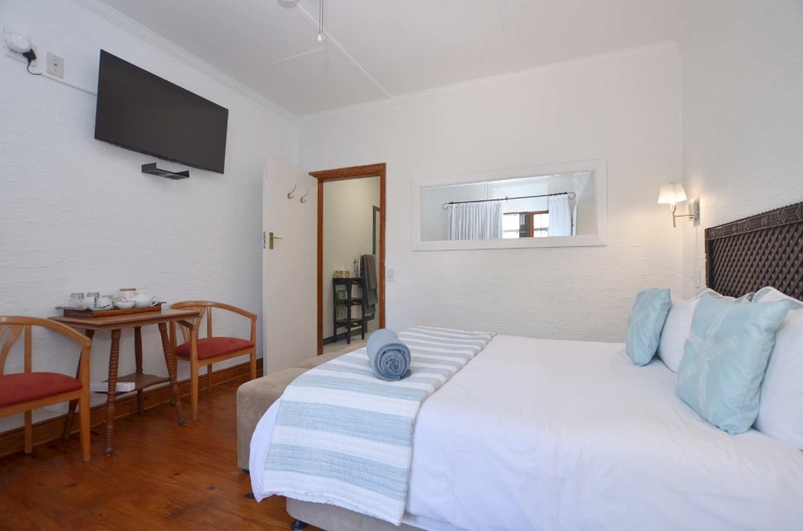 7 Bedroom Property for Sale in Westcliff Western Cape